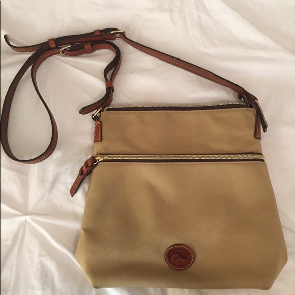 Dooney and Bourke crossbody - Picture 1 of 6